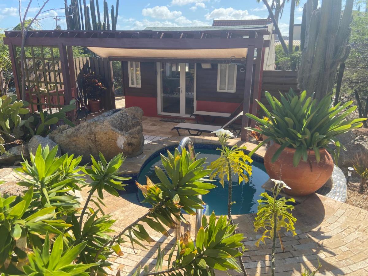 Cozy Studio With Private Spa Oranjestad Ngoại thất bức ảnh
