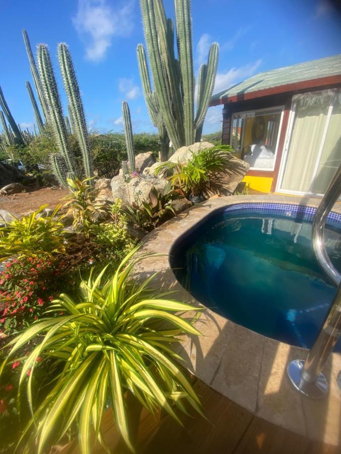 Cozy Studio With Private Spa Oranjestad Ngoại thất bức ảnh
