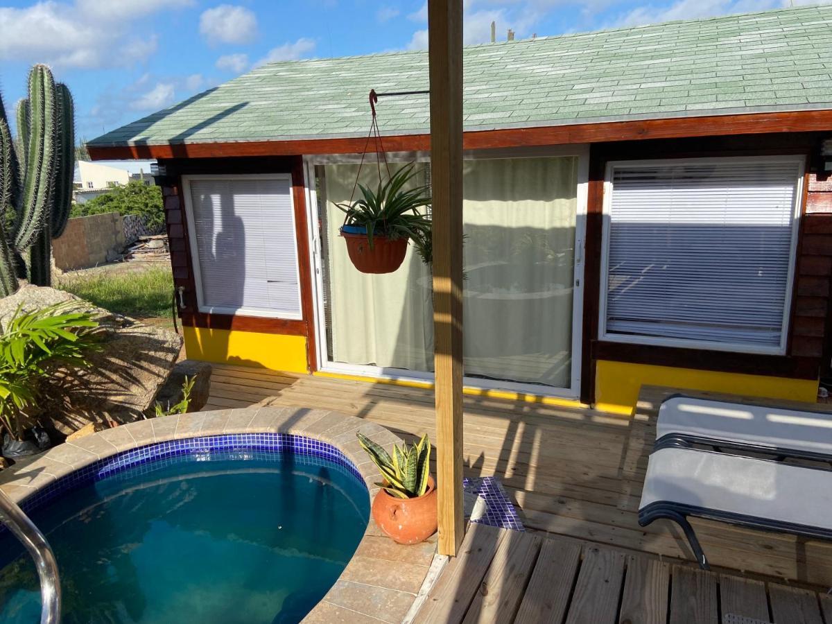 Cozy Studio With Private Spa Oranjestad Ngoại thất bức ảnh