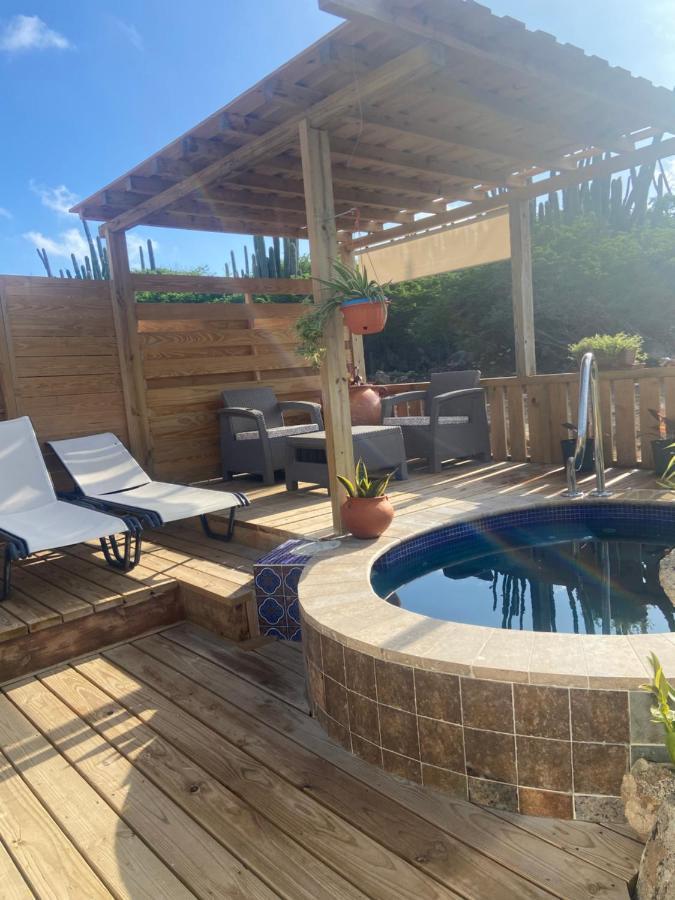 Cozy Studio With Private Spa Oranjestad Ngoại thất bức ảnh