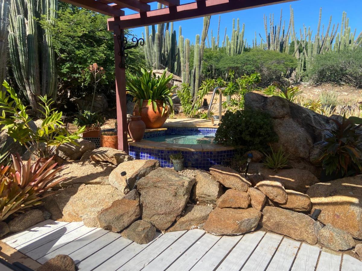Cozy Studio With Private Spa Oranjestad Ngoại thất bức ảnh
