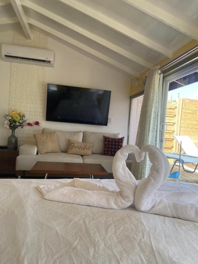 Cozy Studio With Private Spa Oranjestad Ngoại thất bức ảnh