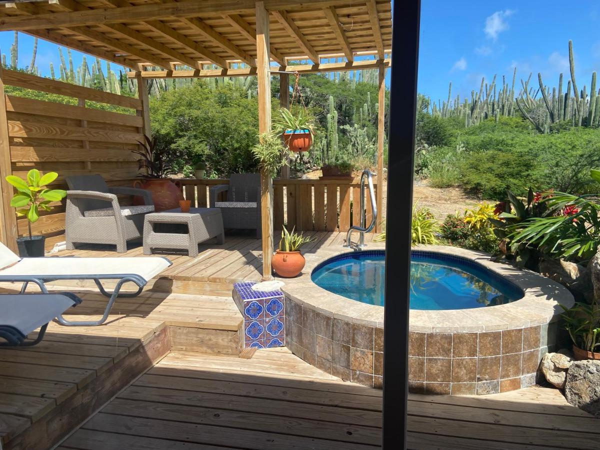 Cozy Studio With Private Spa Oranjestad Ngoại thất bức ảnh